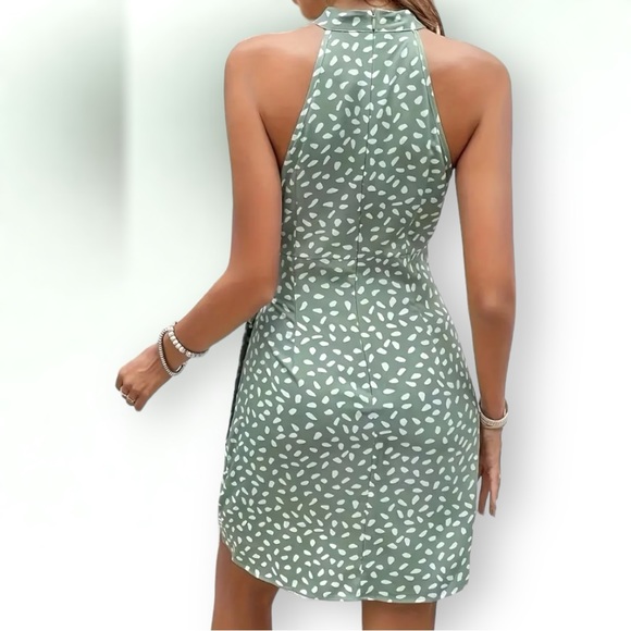 Allover Print, Choker Neck, Sleeveless, Tied Dress - Size M - Picture 2 of 5